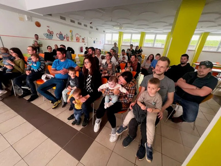 Občina obdarovala novorojenčke s sadikami sadnega drevesa 7